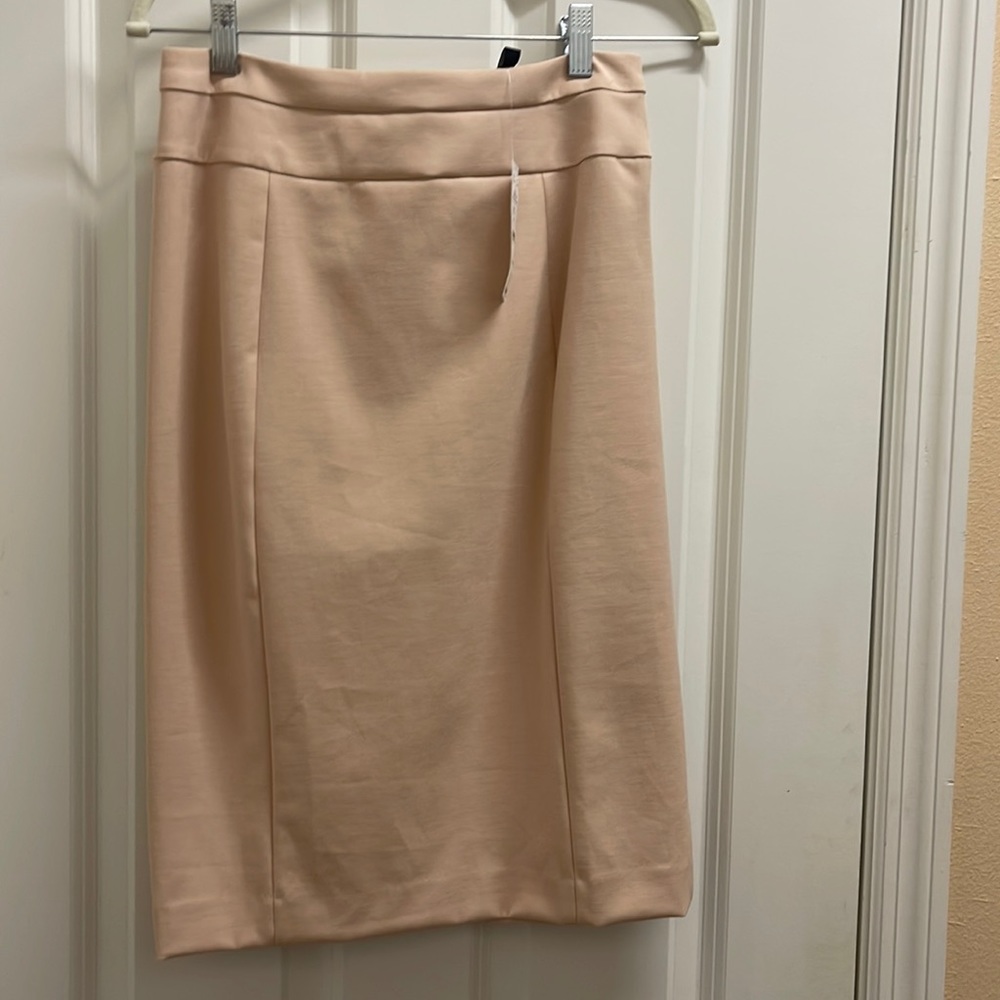 White House Black Market Blush skirt, size 2, NWT